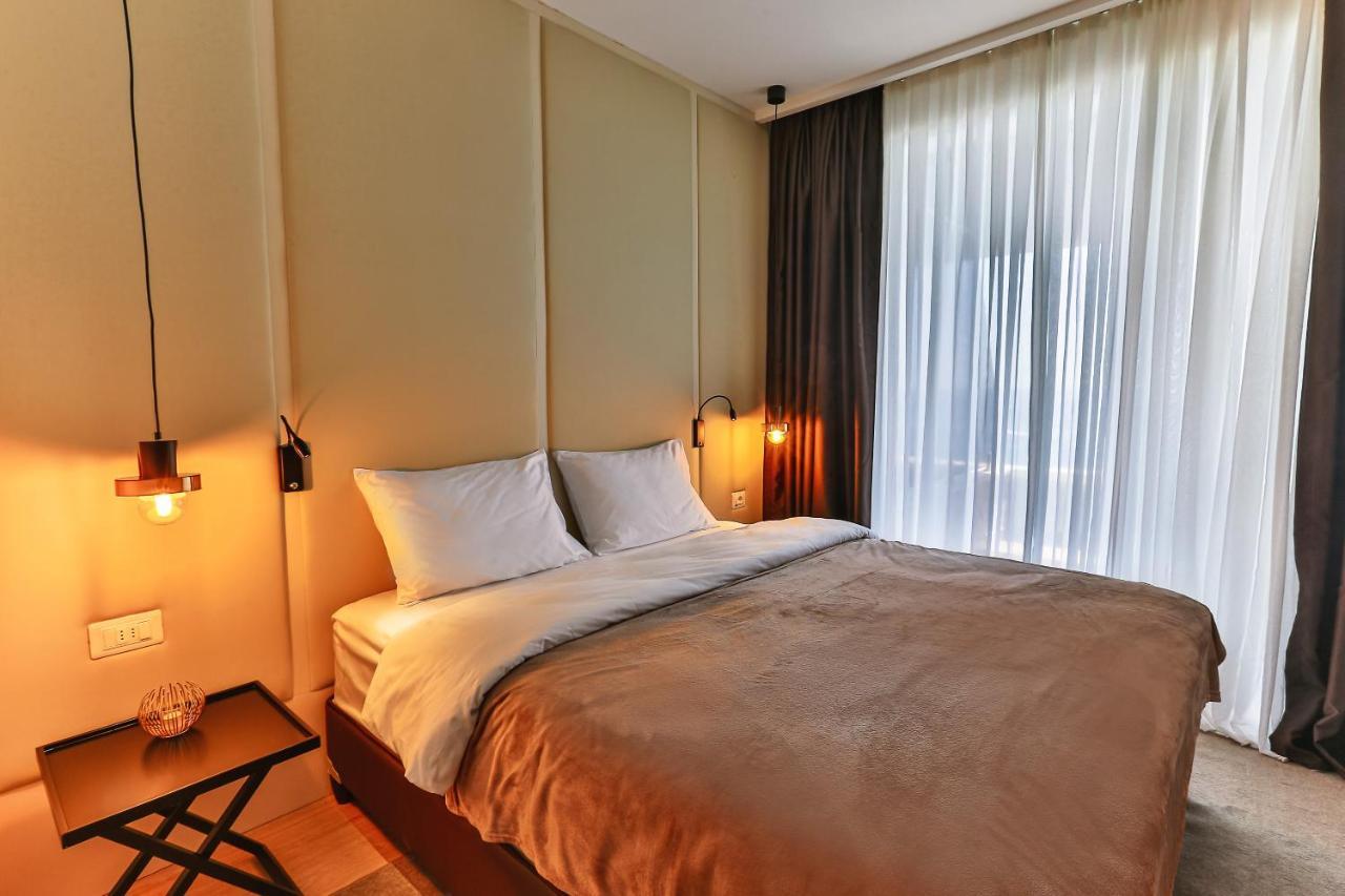 Green Stone Apartments Hotel Rafailovići Eksteriør billede