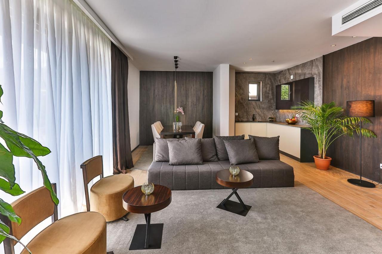 Green Stone Apartments Hotel Rafailovići Eksteriør billede