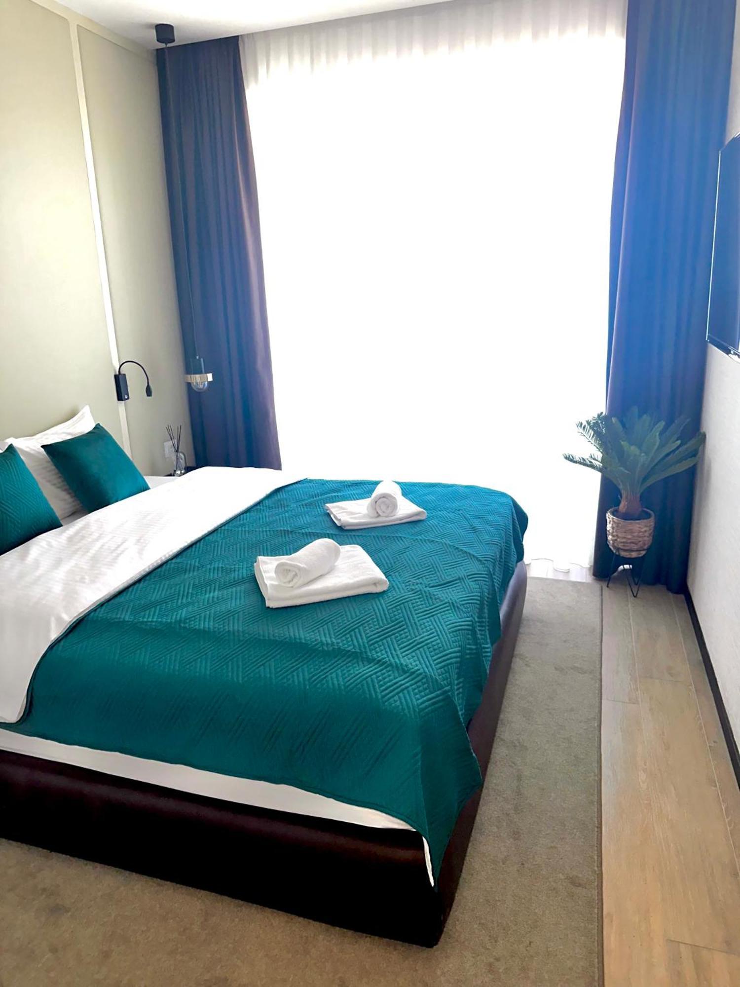 Green Stone Apartments Hotel Rafailovići Eksteriør billede